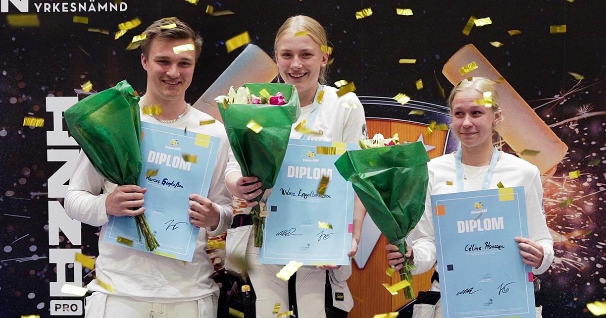 Vinnarna i Måleri-SM 2022 (fr v: Marcus Gustafsson, Rättvik (3:e plats), Wilma Engelbrektsson, Lidköping (1:a plats), Céline Hansen, Lidköping (2:a plats)